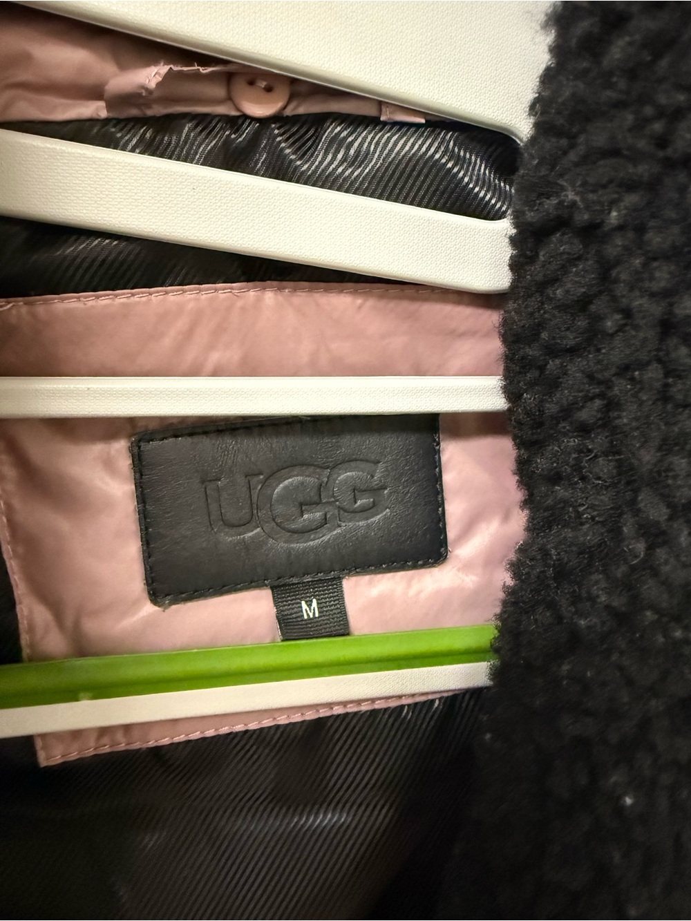UGG Pink Quilted Puffer Vest Black Sherpa Collar Size Medium - Picture 6 of 11